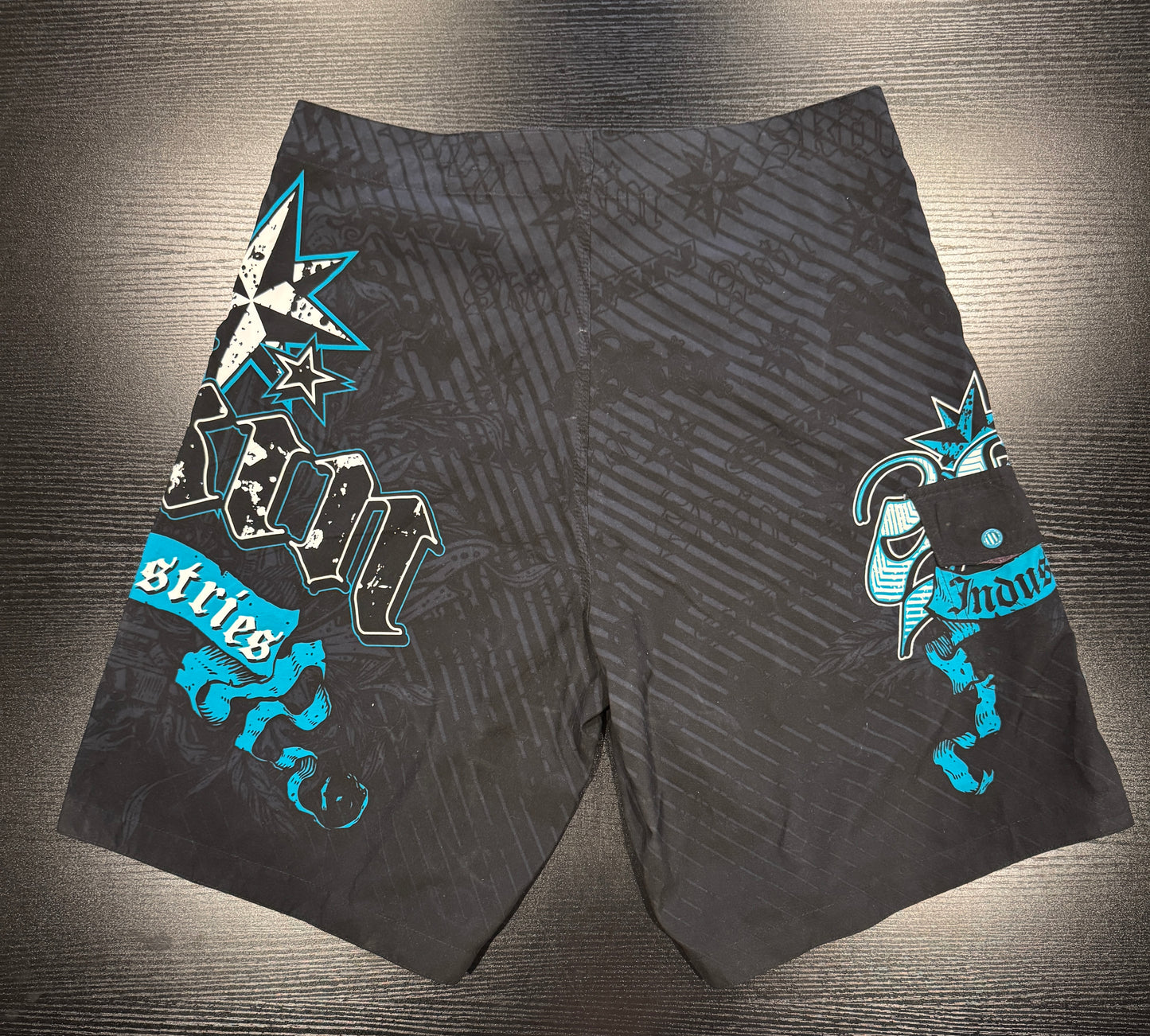 Board-shorts - BACK IN BLACK (Size 36)