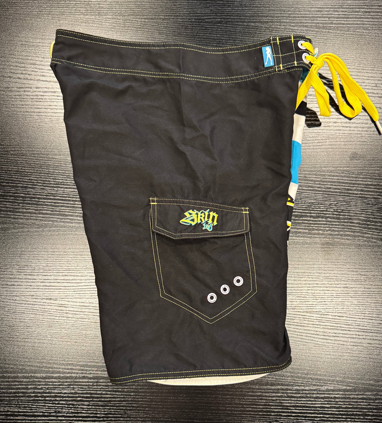 Board-shorts - STRIPES (Size 30)