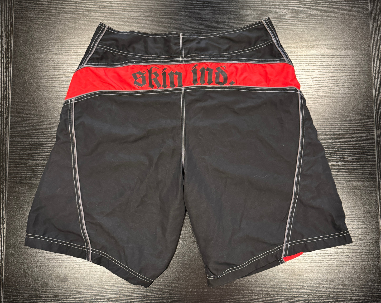 Board-shorts - BACK TO BACK (Size 36)