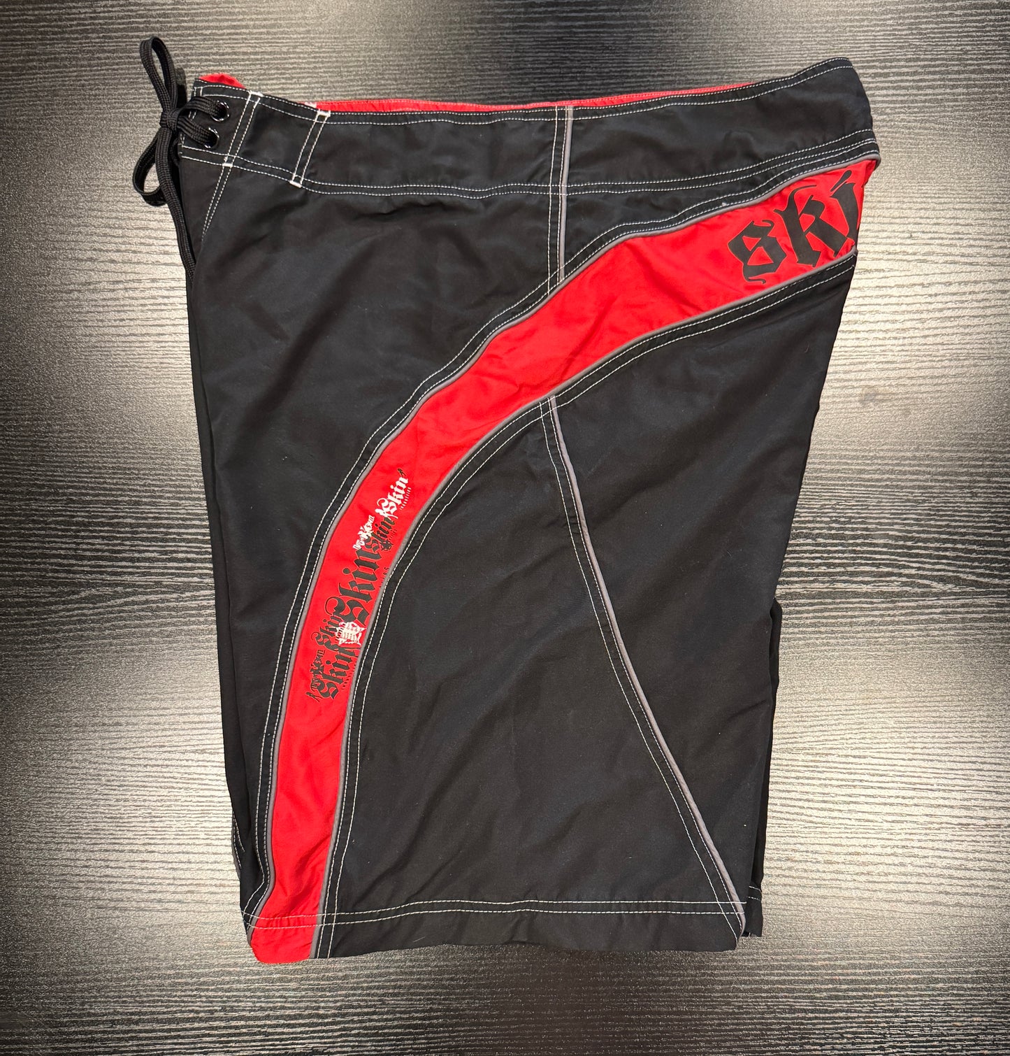 Board-shorts - BACK TO BACK (Size 36)