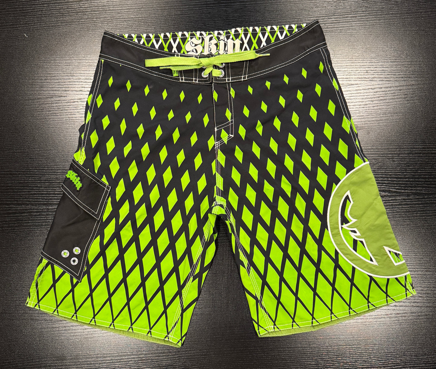 Board-shorts - GREEN MACHINE (Size 34)