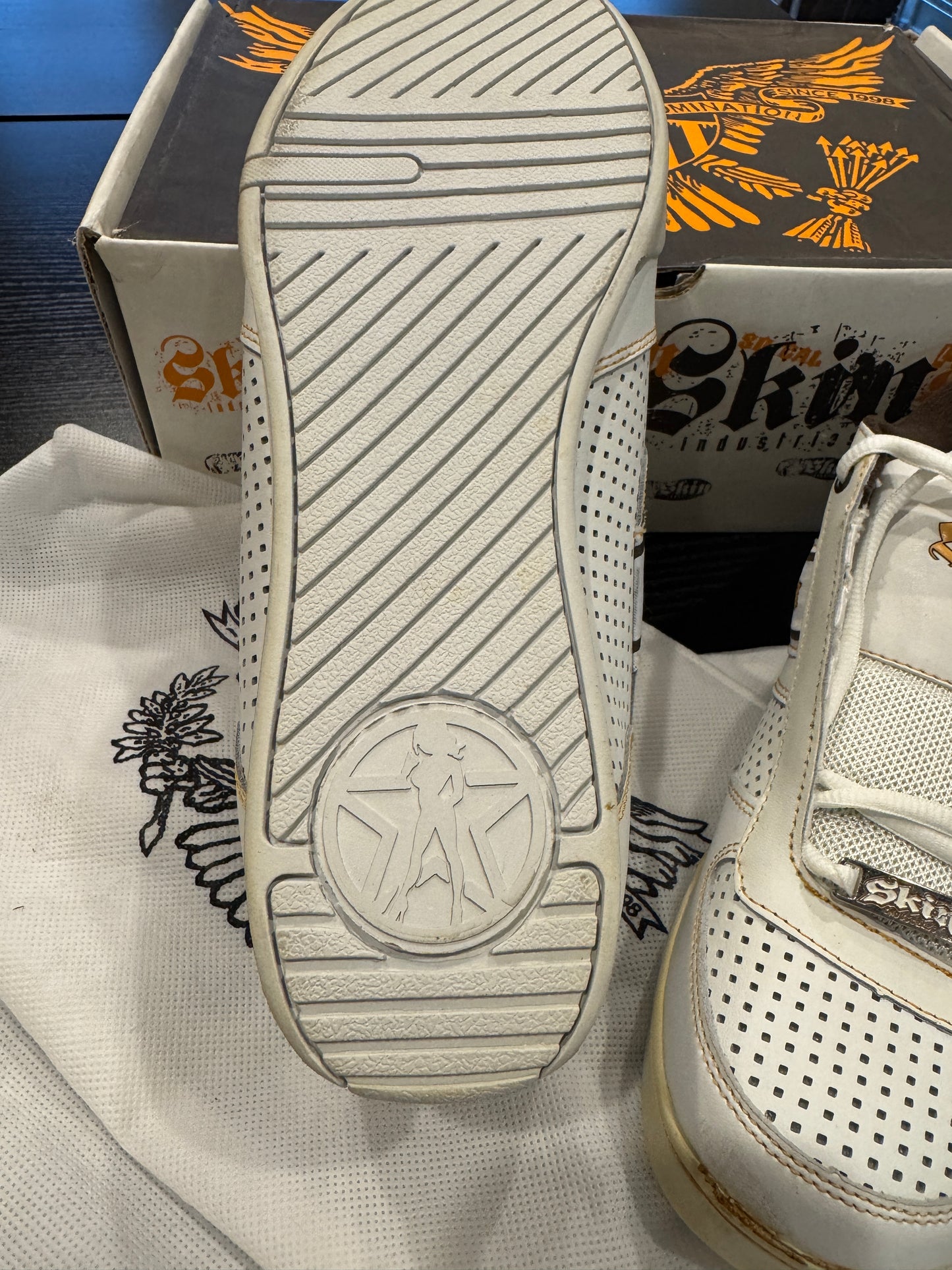 Shoes - KICKS (White)