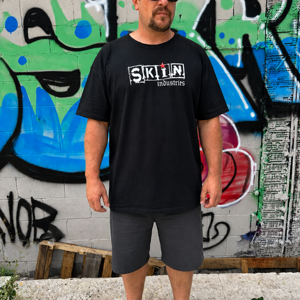 KISS IT - Black w/ Green | CORE Tee